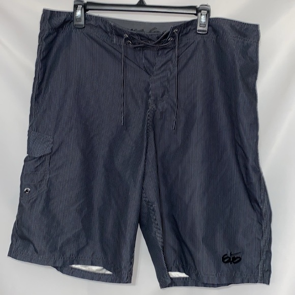 Nike 6.0 MENS SIZE 38 BOARD SHORTS Gray and Black Striped Shorts POCKETS CLEAN - Picture 5 of 13